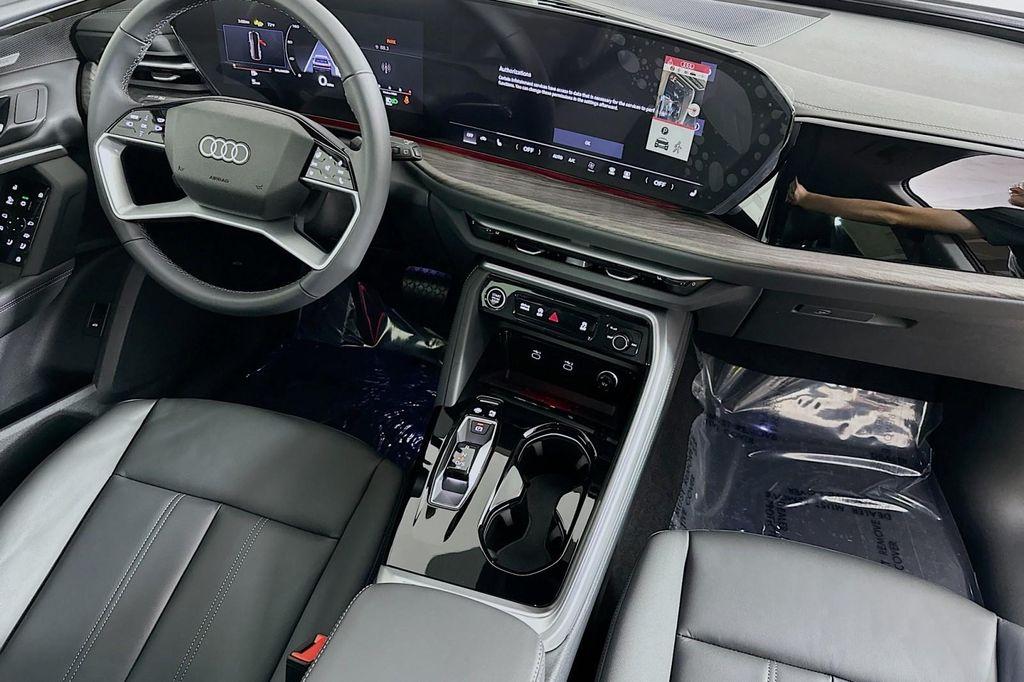 new 2025 Audi Q5 car, priced at $60,290