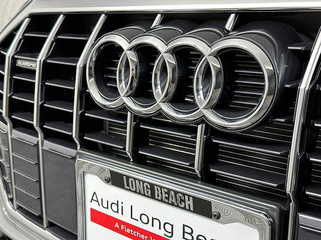 new 2025 Audi Q3 car, priced at $43,925