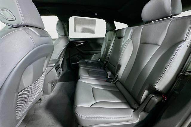new 2025 Audi Q7 car, priced at $75,270