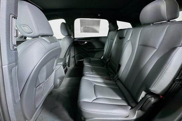 new 2025 Audi Q7 car, priced at $76,610