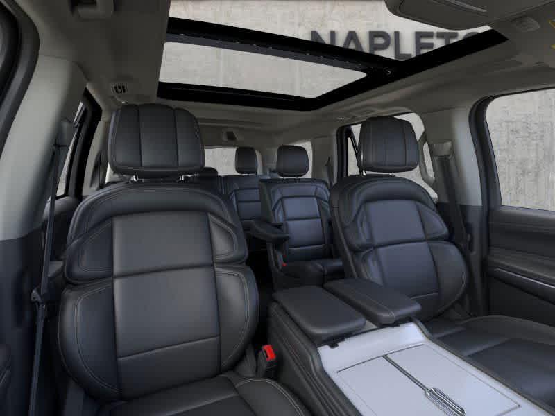 new 2025 Lincoln Navigator car, priced at $100,181