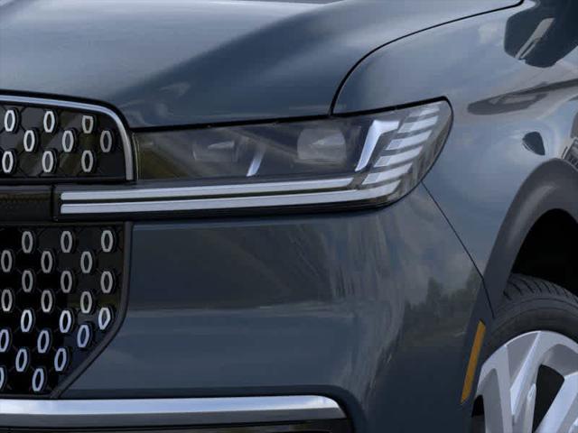 new 2025 Lincoln Navigator car, priced at $107,320