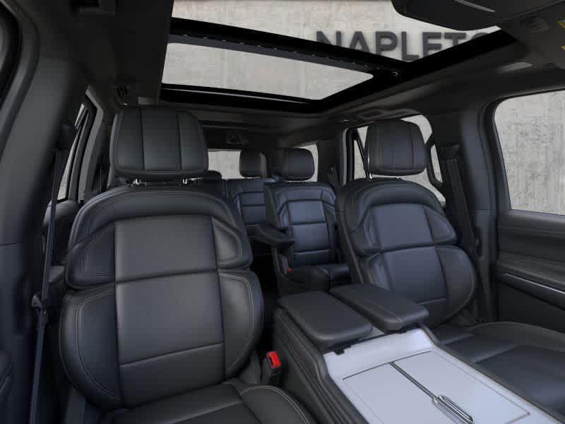 new 2025 Lincoln Navigator car, priced at $103,877