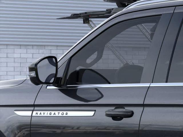 new 2025 Lincoln Navigator car, priced at $104,005