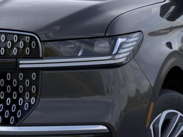new 2025 Lincoln Navigator car, priced at $104,005