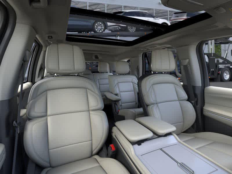 new 2025 Lincoln Navigator car, priced at $100,901