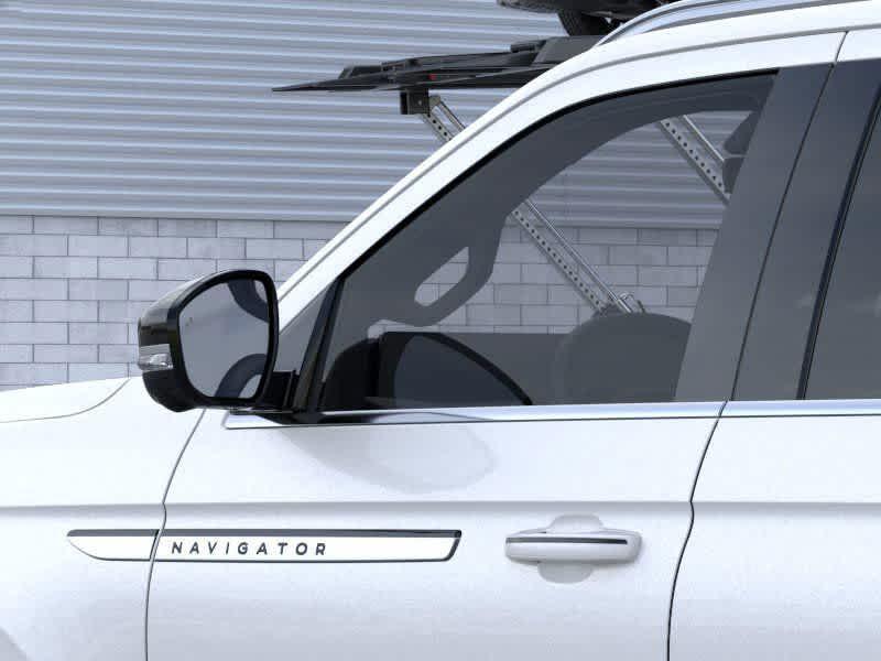 new 2025 Lincoln Navigator car, priced at $100,901