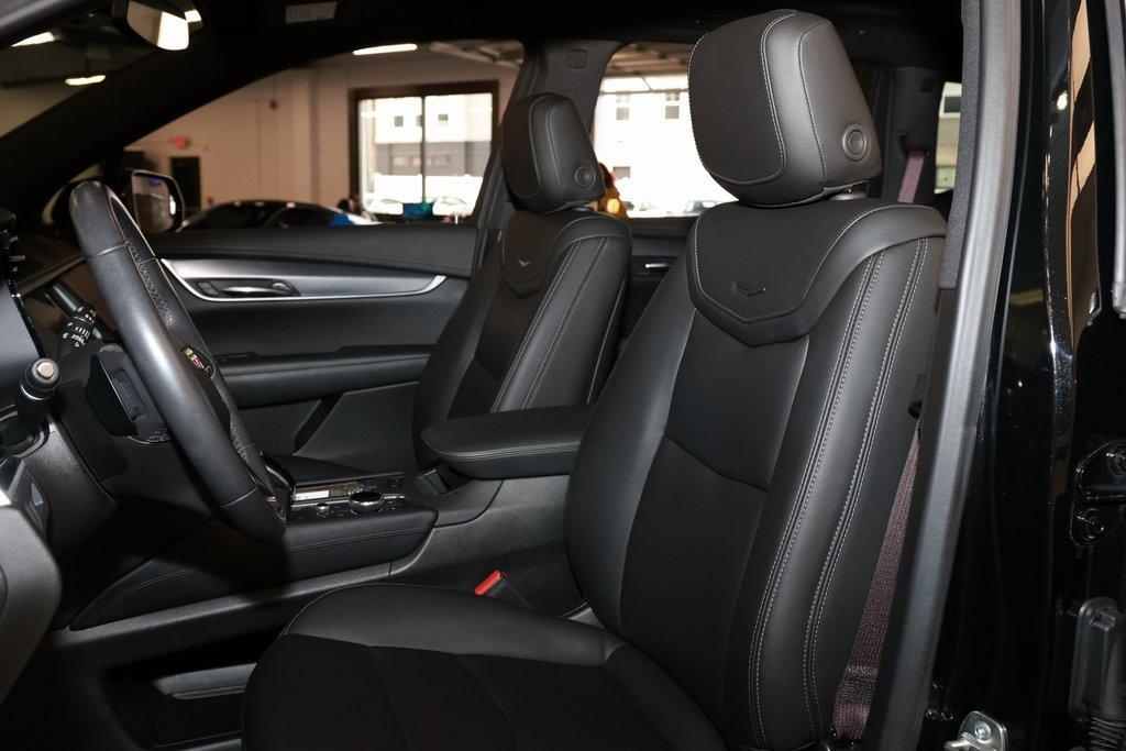 used 2024 Cadillac XT6 car, priced at $37,343