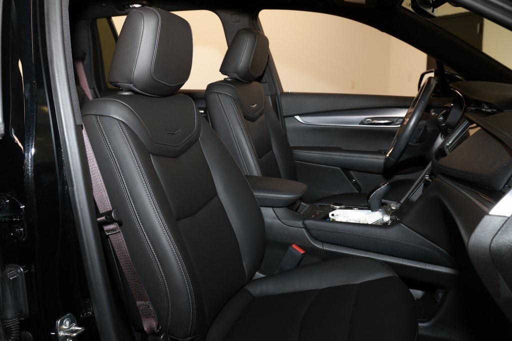 used 2024 Cadillac XT6 car, priced at $38,662