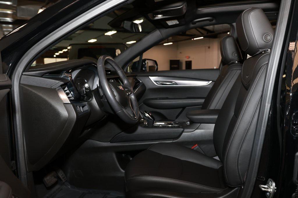 used 2024 Cadillac XT6 car, priced at $38,662