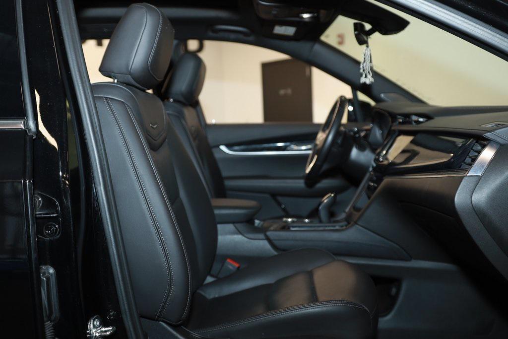 used 2025 Cadillac XT6 car, priced at $42,609