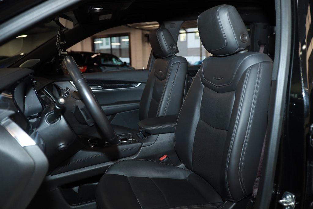 used 2025 Cadillac XT6 car, priced at $42,609