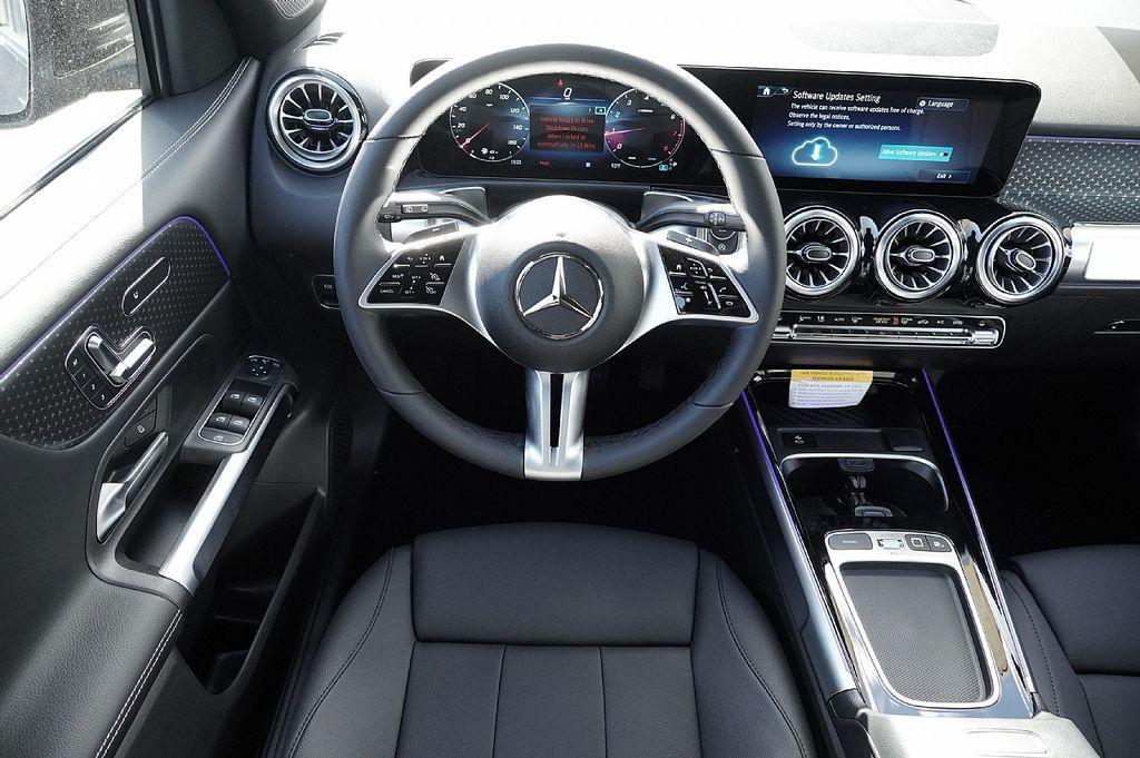 new 2026 Mercedes-Benz GLB 250 car, priced at $49,280