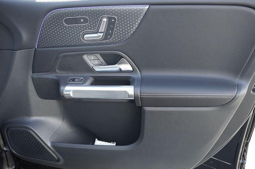 new 2026 Mercedes-Benz GLB 250 car, priced at $49,280