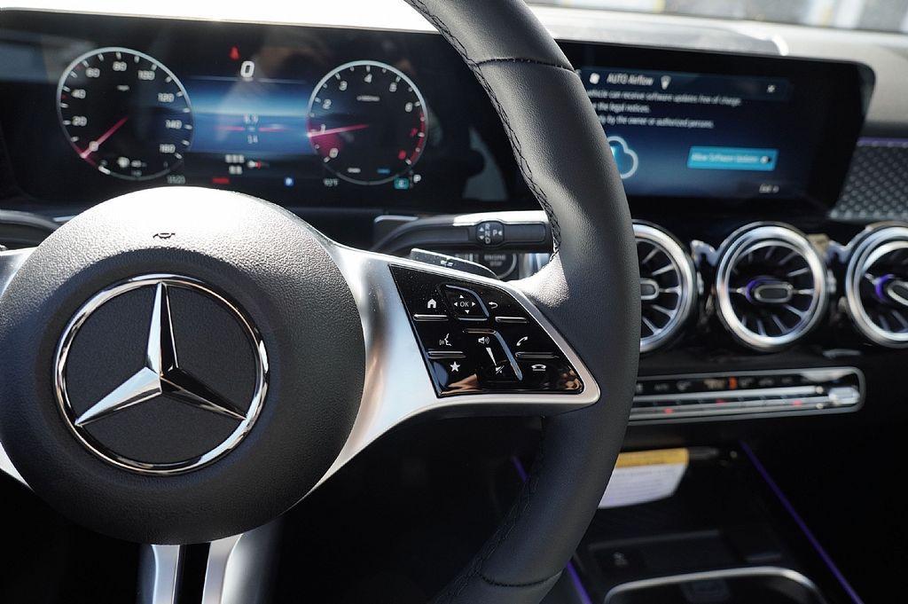 new 2026 Mercedes-Benz GLB 250 car, priced at $49,280