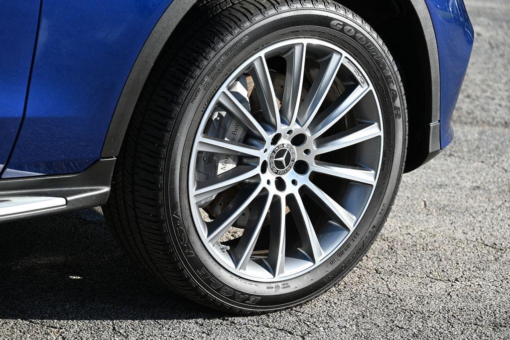 used 2019 Mercedes-Benz GLC 300 car, priced at $20,677