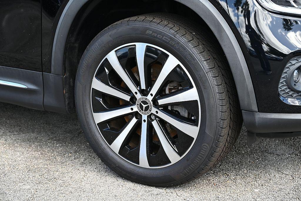 used 2022 Mercedes-Benz GLB 250 car, priced at $27,359