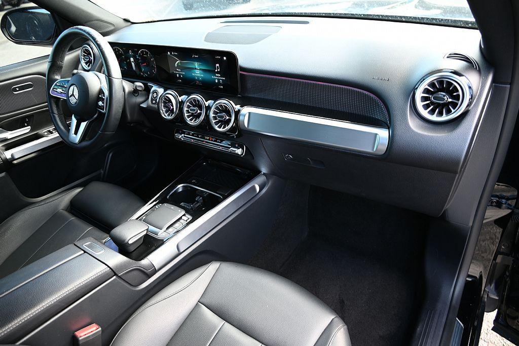 used 2022 Mercedes-Benz GLB 250 car, priced at $27,359