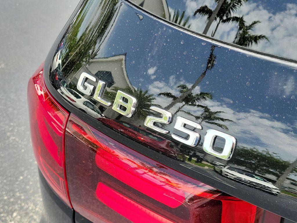 used 2025 Mercedes-Benz GLB 250 car