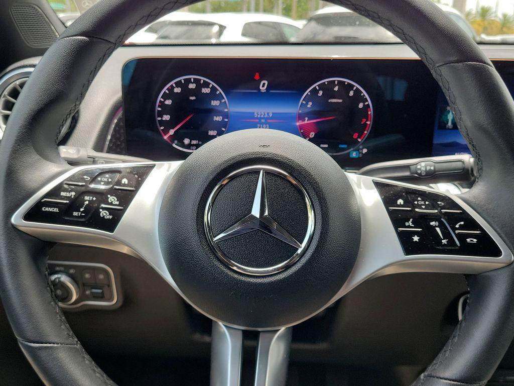 used 2025 Mercedes-Benz GLB 250 car