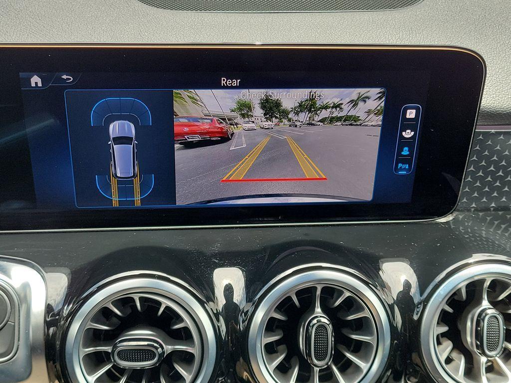 used 2025 Mercedes-Benz GLB 250 car