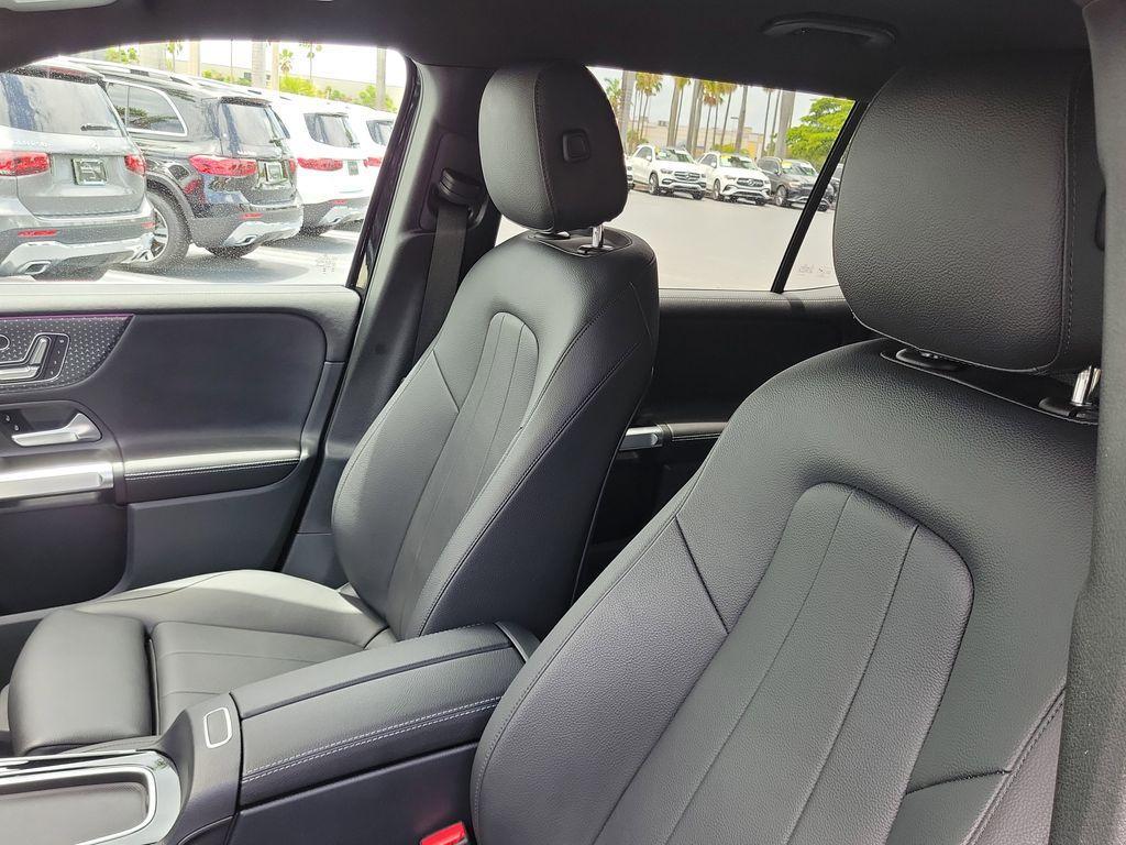 used 2025 Mercedes-Benz GLB 250 car