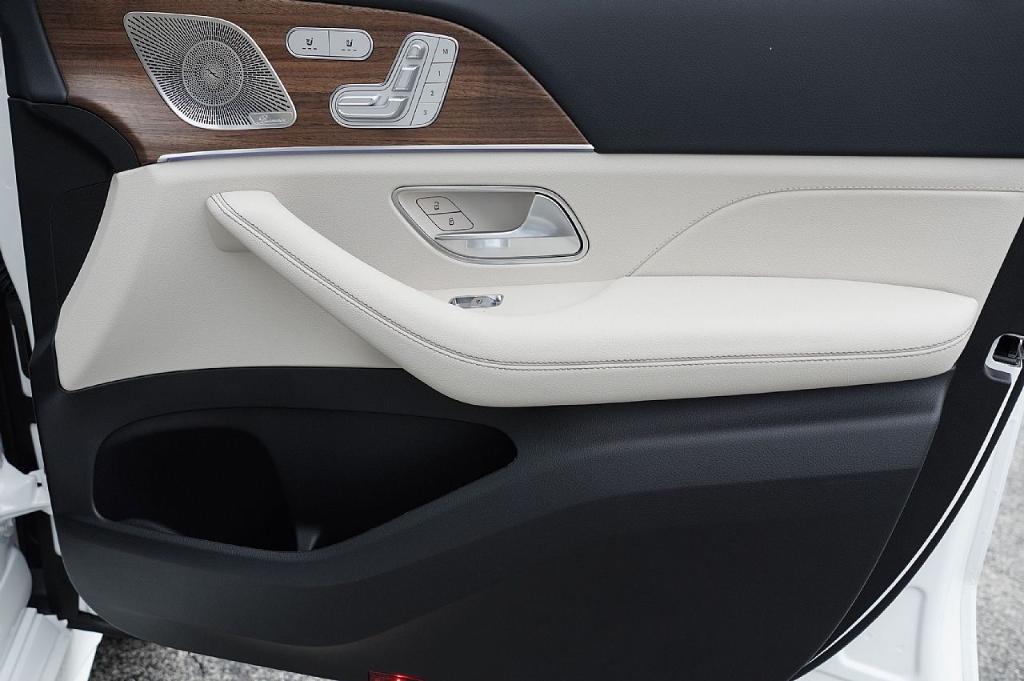 new 2026 Mercedes-Benz GLE 350 car, priced at $64,944