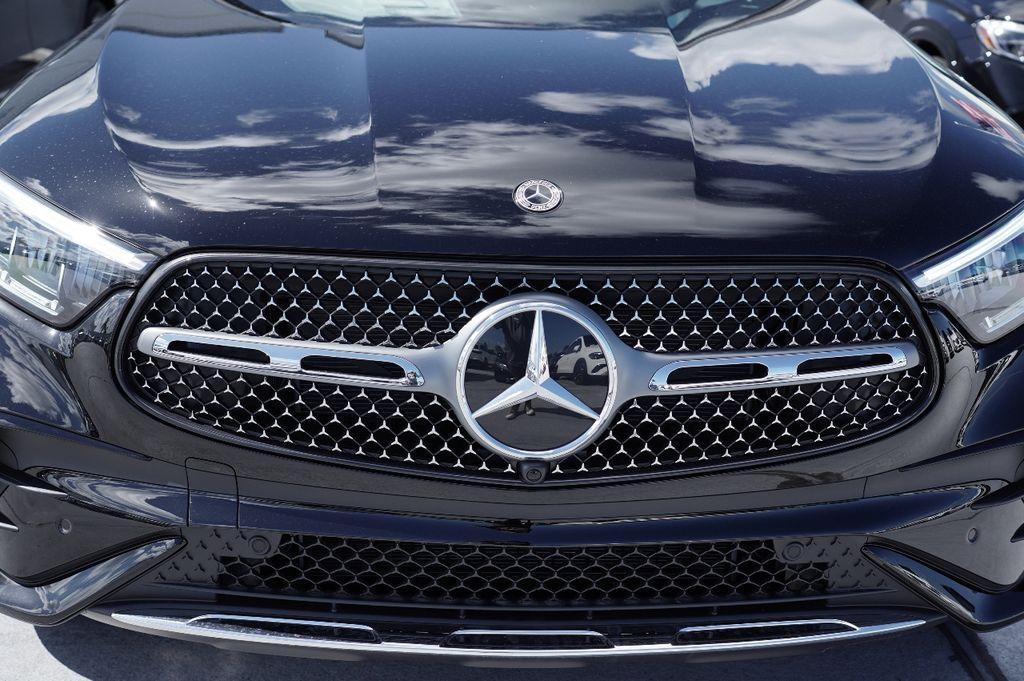 new 2025 Mercedes-Benz GLC 300 car, priced at $54,237