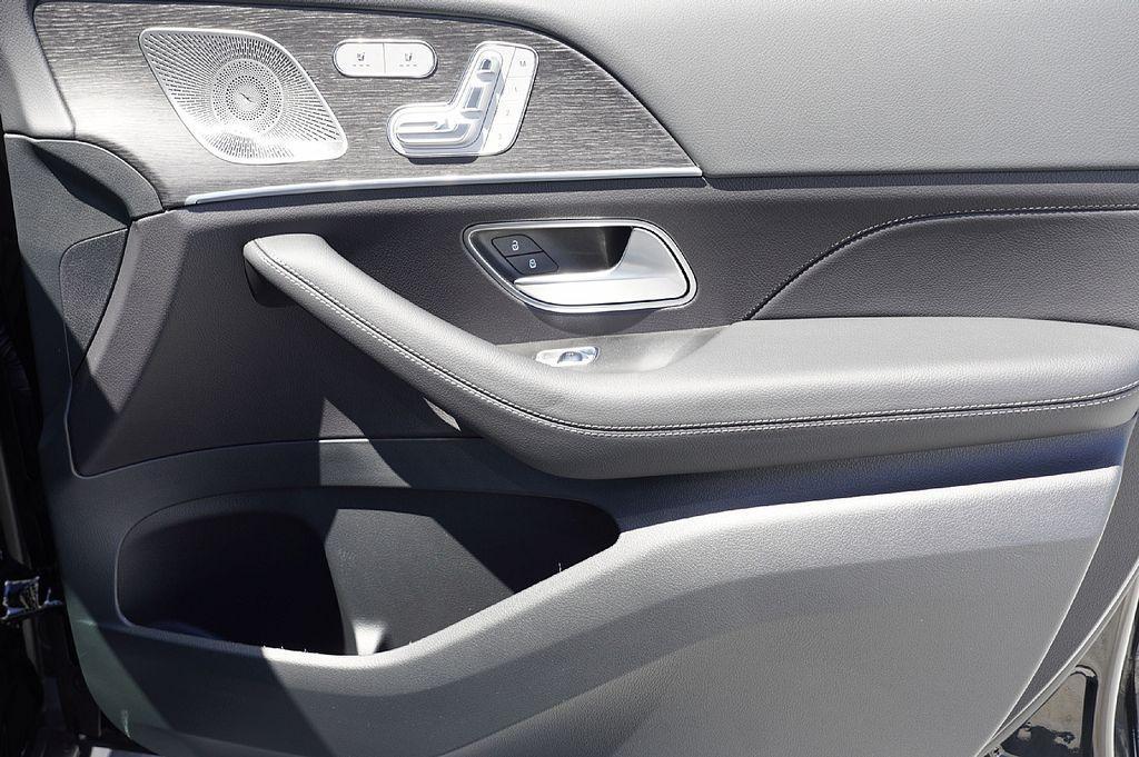 new 2026 Mercedes-Benz GLE 450 car, priced at $68,490