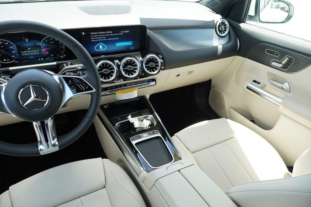 new 2026 Mercedes-Benz GLA 250 car, priced at $43,237