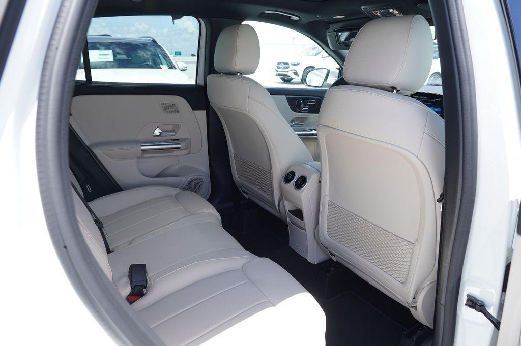 new 2026 Mercedes-Benz GLA 250 car, priced at $43,237