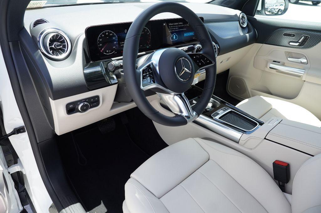 new 2026 Mercedes-Benz GLA 250 car, priced at $43,237