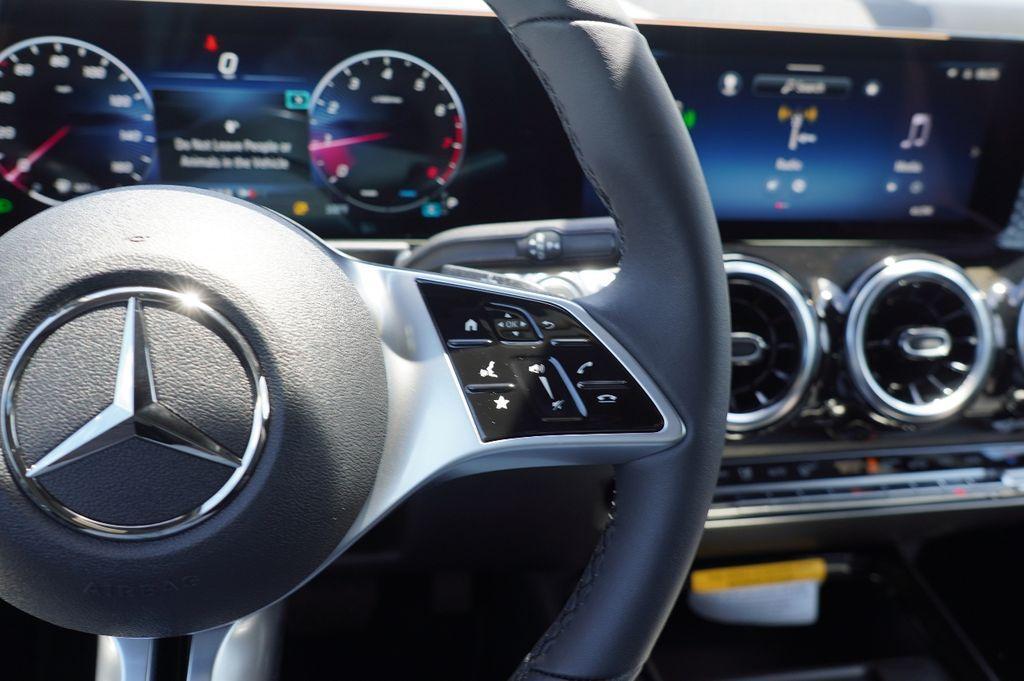 new 2025 Mercedes-Benz GLB 250 car, priced at $45,221