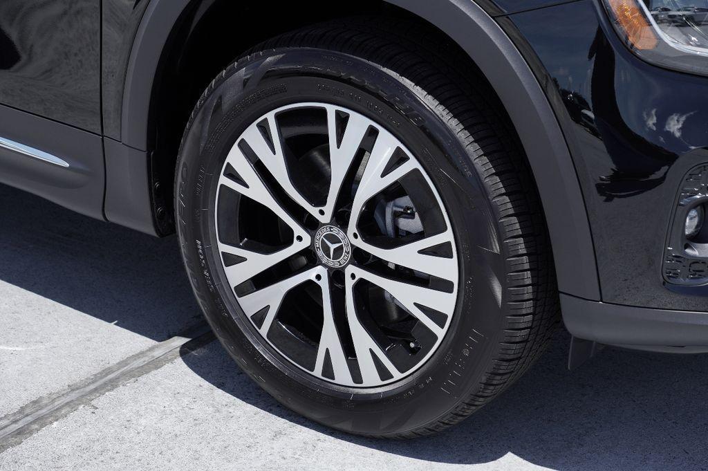 new 2025 Mercedes-Benz GLB 250 car, priced at $45,221