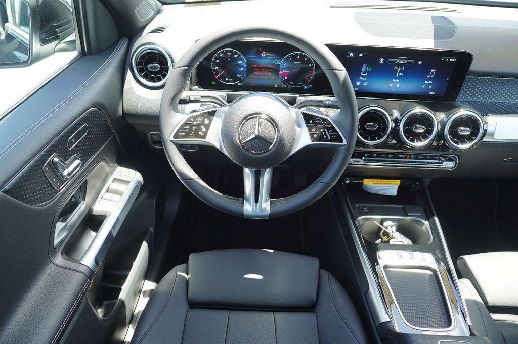 new 2025 Mercedes-Benz GLB 250 car, priced at $45,221