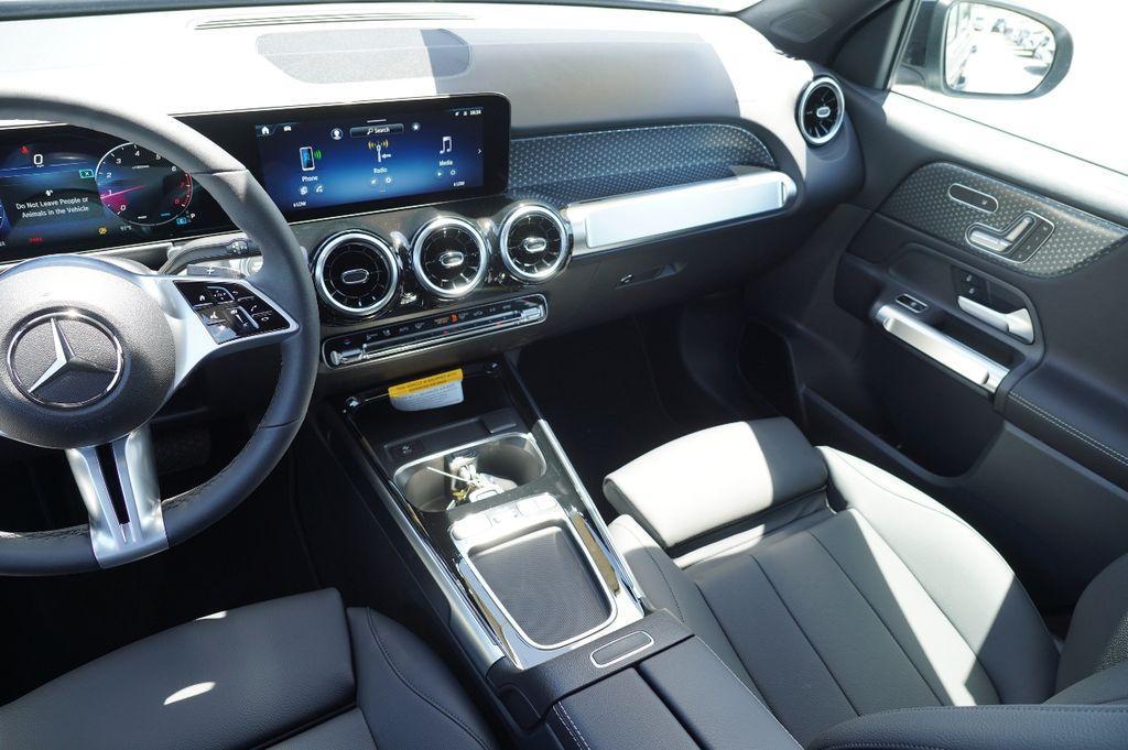 new 2025 Mercedes-Benz GLB 250 car, priced at $45,221
