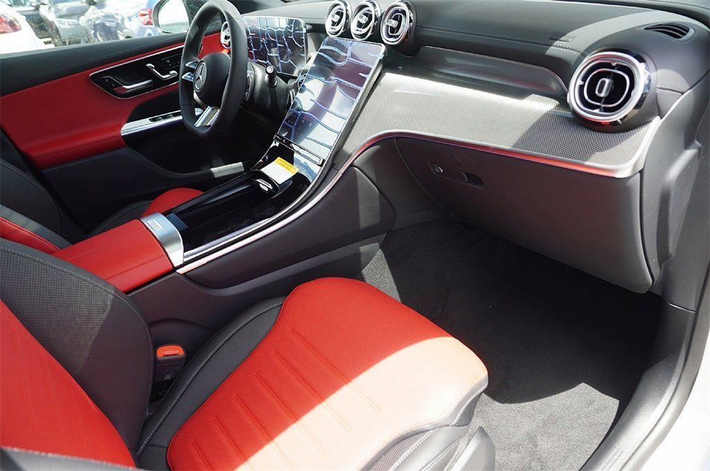 new 2025 Mercedes-Benz GLC 300 car, priced at $69,125