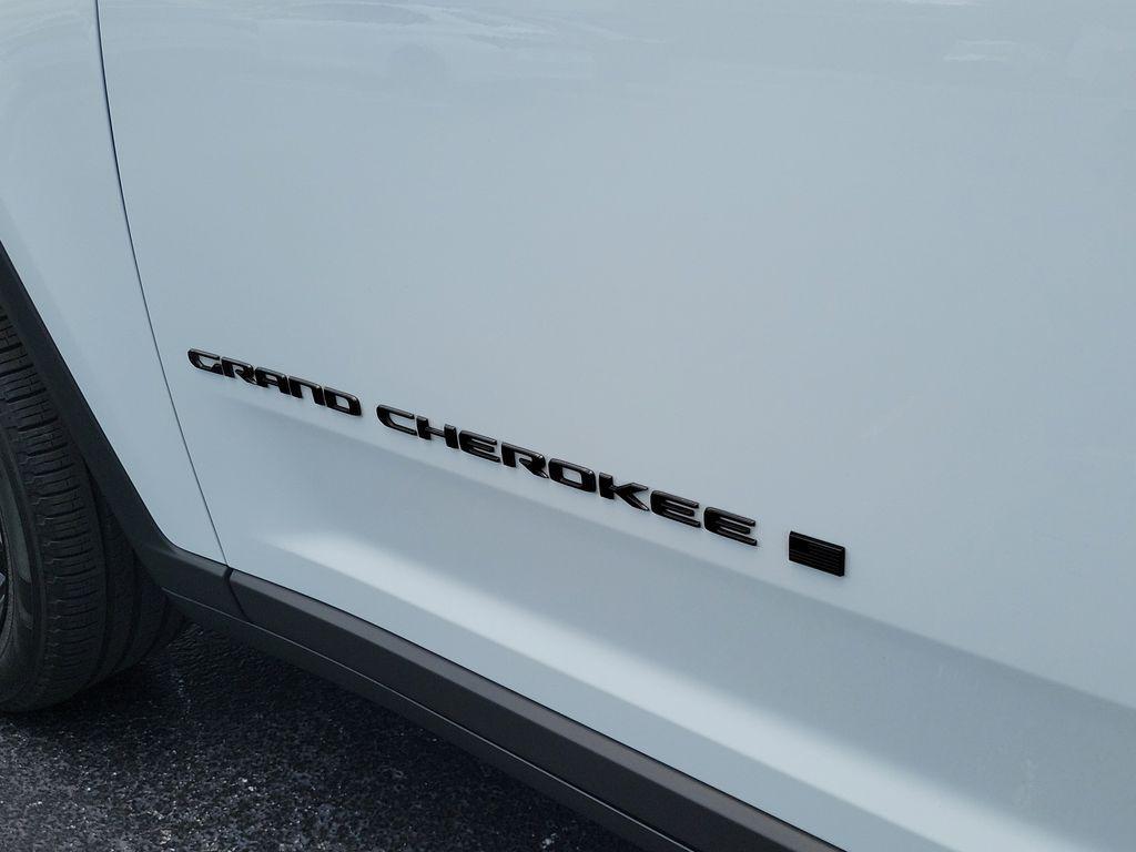 used 2024 Jeep Grand Cherokee car, priced at $37,325
