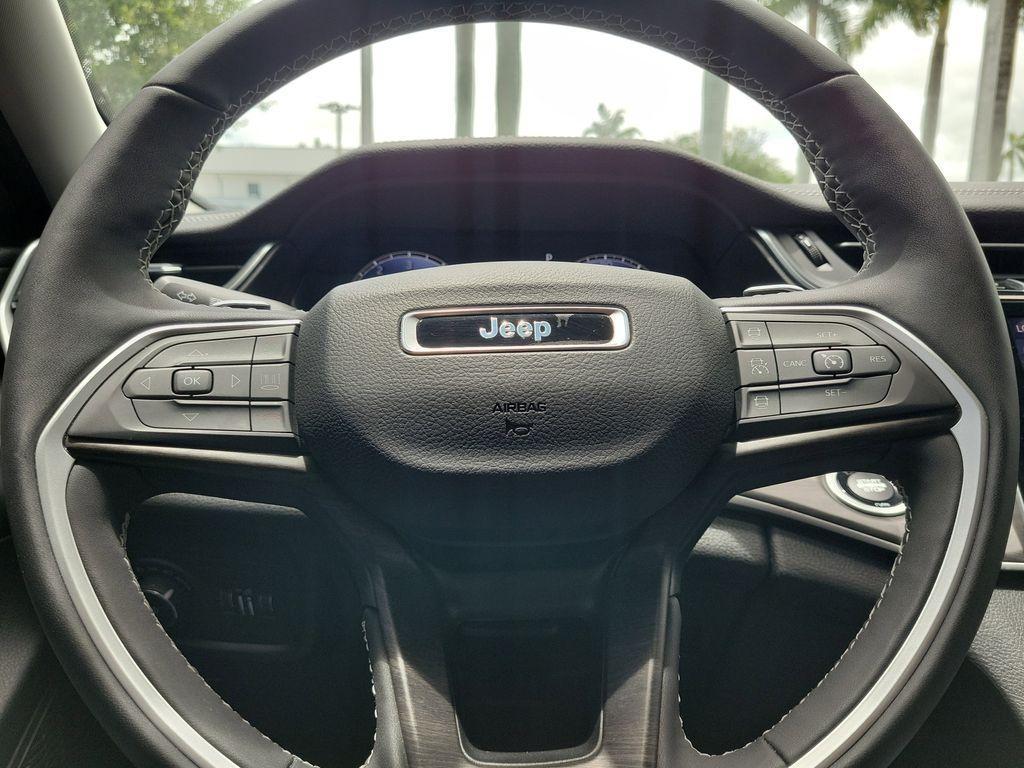 used 2024 Jeep Grand Cherokee car, priced at $37,325