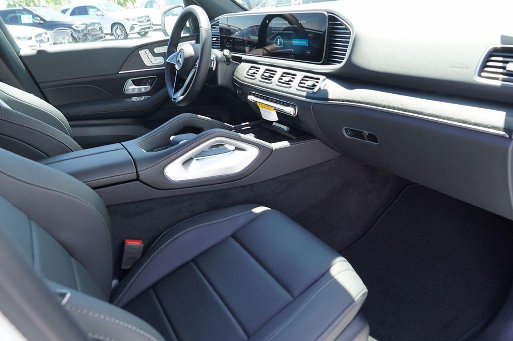 new 2026 Mercedes-Benz GLE 450 car, priced at $70,396