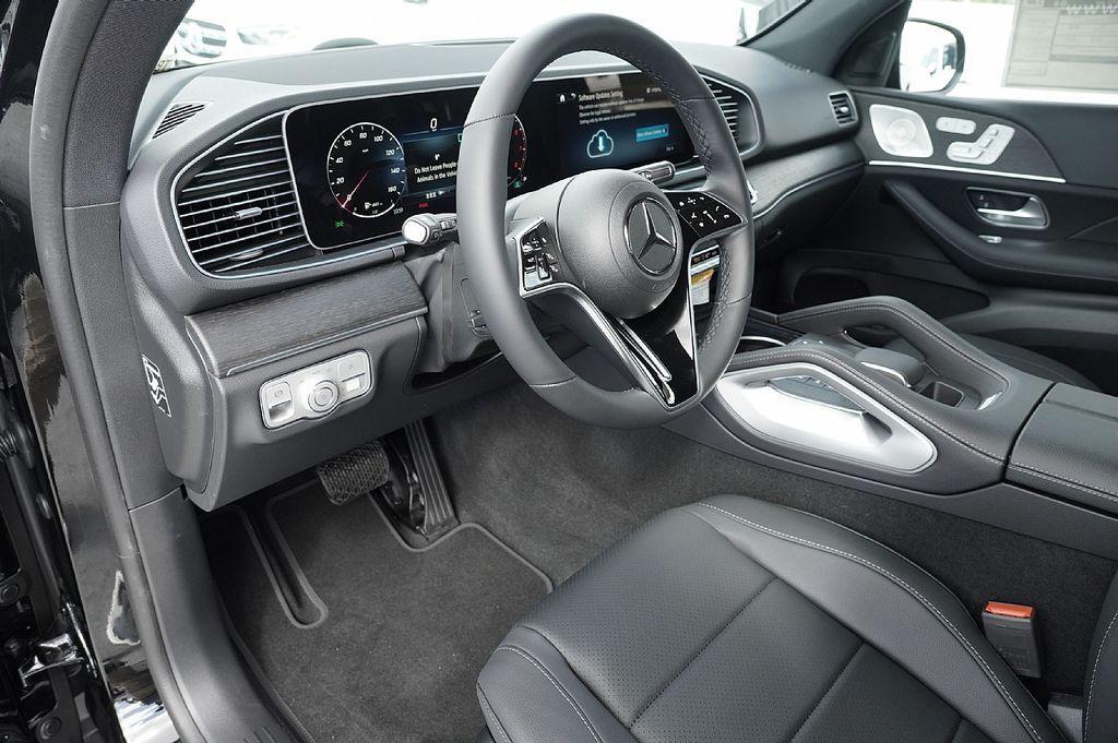 new 2026 Mercedes-Benz GLE 450 car, priced at $70,519