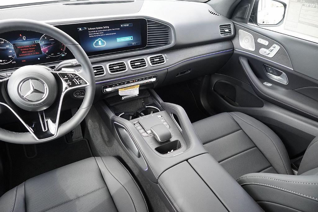 new 2026 Mercedes-Benz GLE 450 car, priced at $70,519