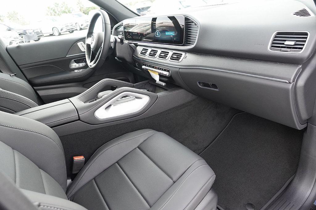 new 2026 Mercedes-Benz GLE 450 car, priced at $70,519