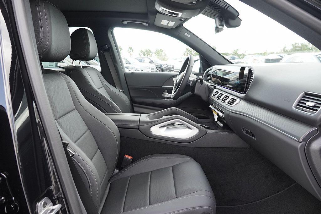 new 2026 Mercedes-Benz GLE 450 car, priced at $70,519