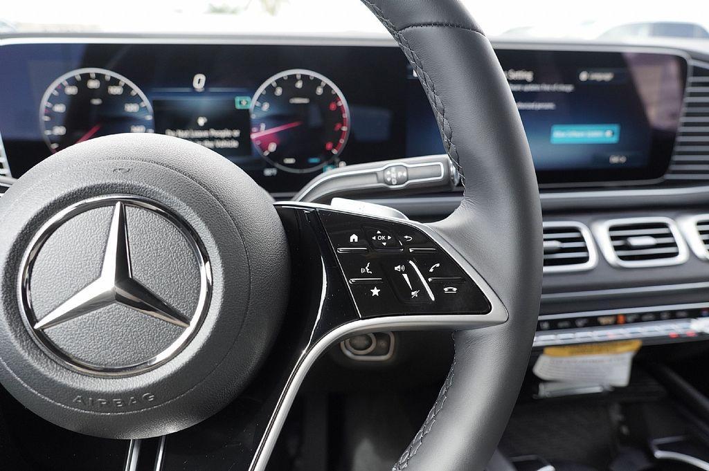 new 2026 Mercedes-Benz GLE 450 car, priced at $70,519