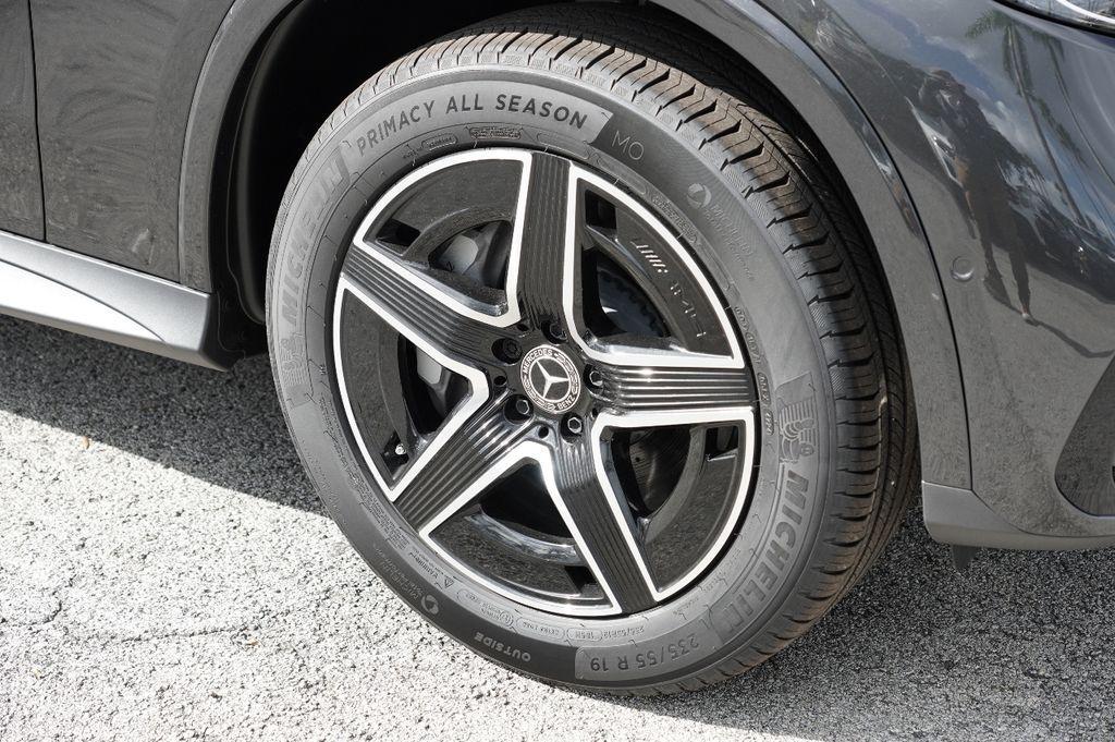 new 2025 Mercedes-Benz GLC 300 car, priced at $57,214
