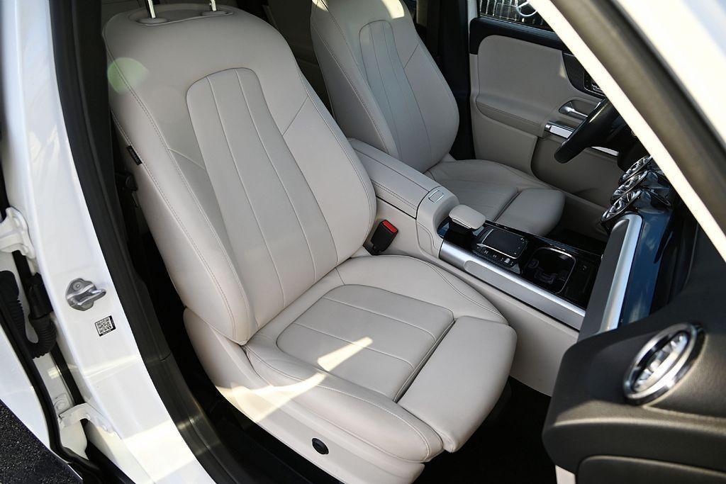 used 2021 Mercedes-Benz GLB 250 car, priced at $28,453