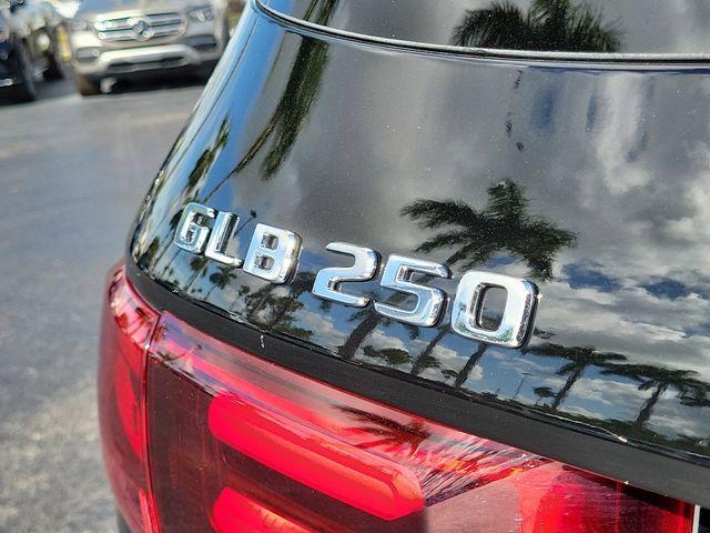 new 2025 Mercedes-Benz GLB 250 car, priced at $49,090