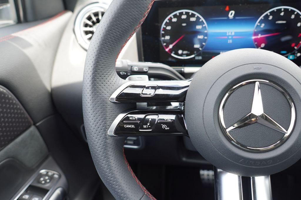 new 2025 Mercedes-Benz GLA 250 car, priced at $45,391