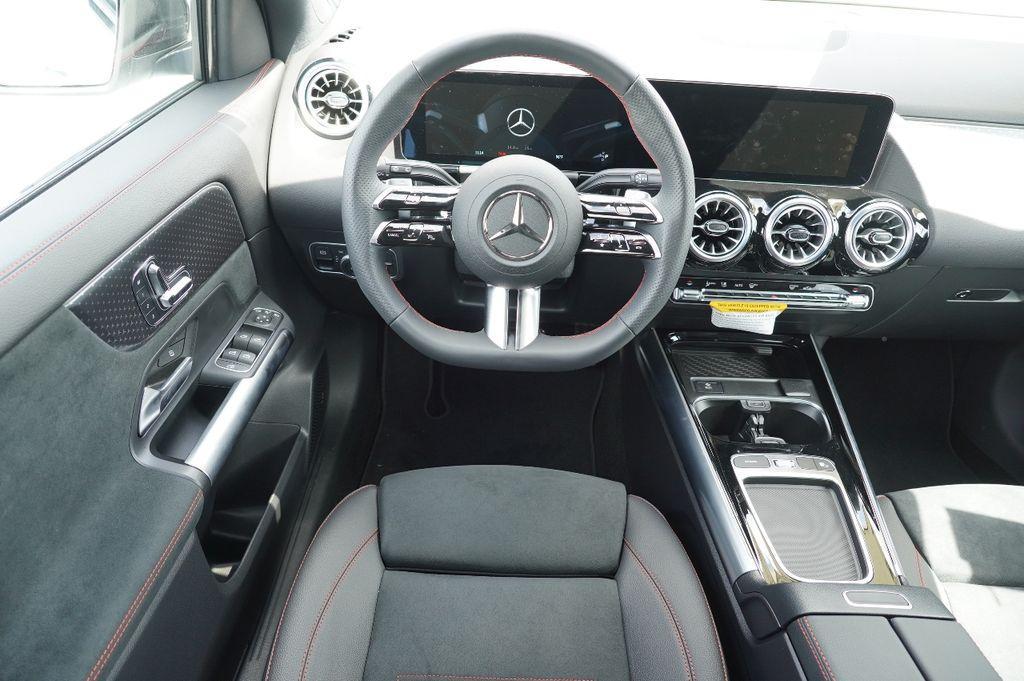 new 2025 Mercedes-Benz GLA 250 car, priced at $45,391